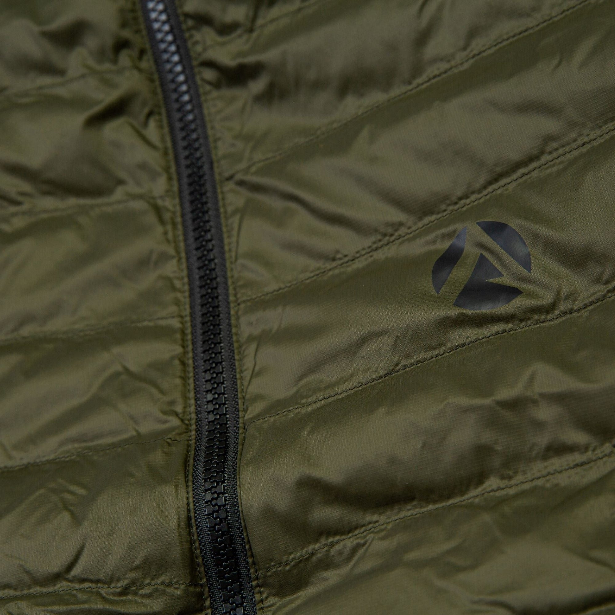 AT4600 - Reversible Puffer Jacket - Black/Olive - Image 11