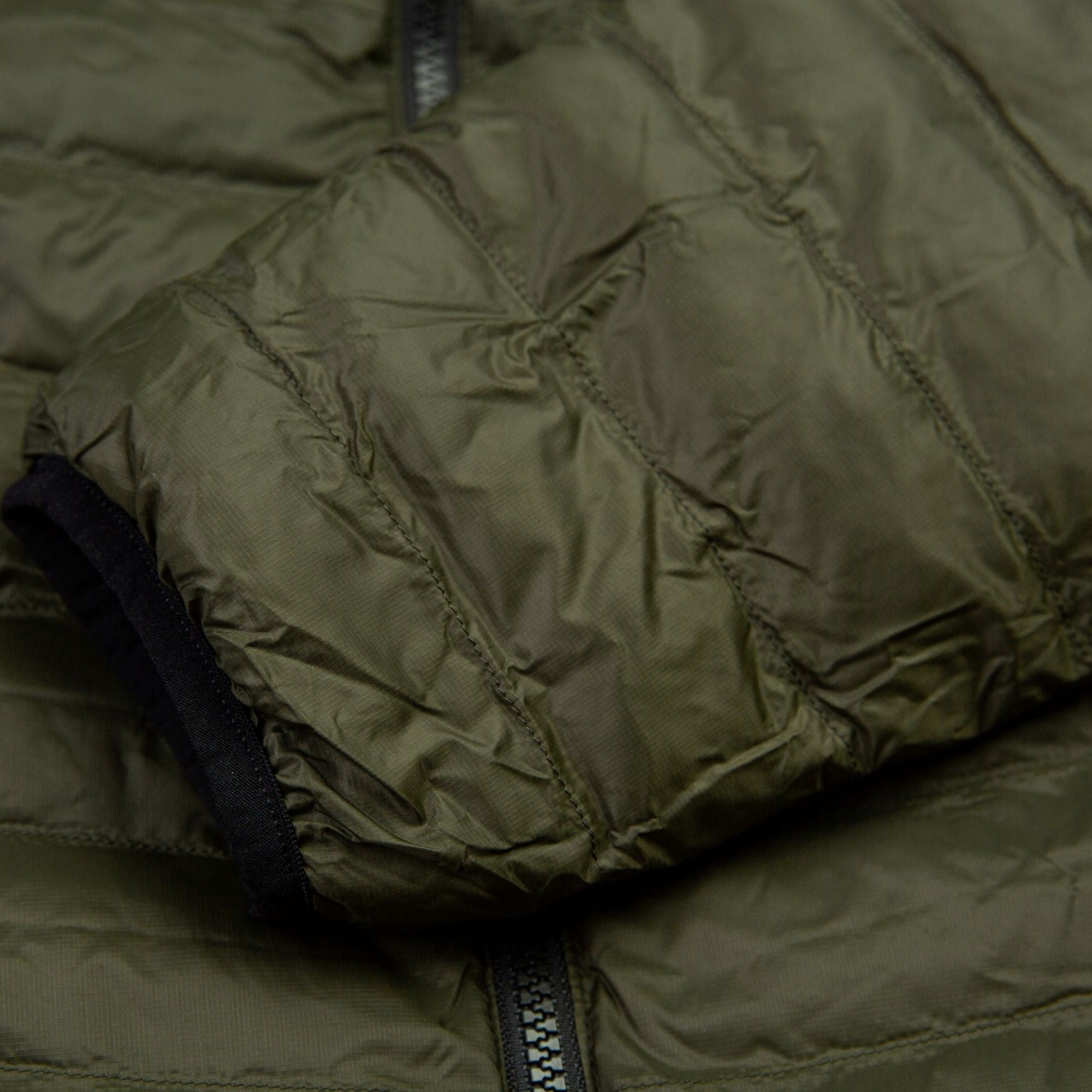 AT4600 - Reversible Puffer Jacket - Black/Olive - Image 13